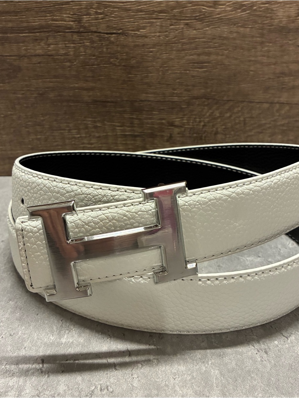 Classic White belt with Silver H metal buckle